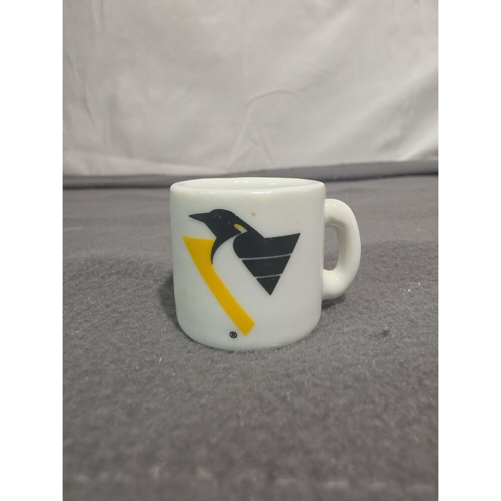 Pittsburgh Penguins NHL Vintage Mini Gumball Ceramic Hockey Mug